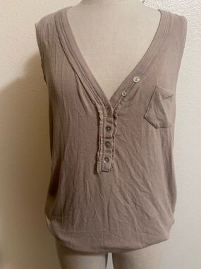 Sleeveless V-Neck Tank Top in Taupe